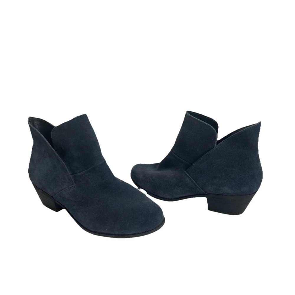 Me Too Navy Suede Ankle Booties – Size 7.5 – Modern Cutout Heel Boots